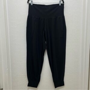 Athleta Black Salutation Jogger in Powervita Size 1X